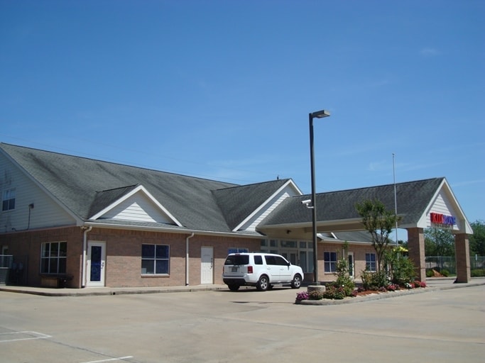 More Photos Of 3663 S Dairy Ashford Rd, Houston Veterinarian Kennel For Lease