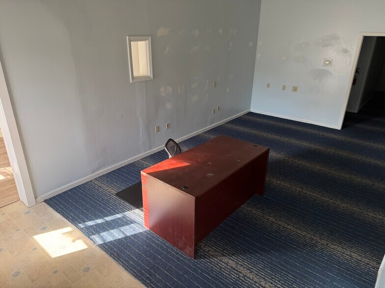 More Photos Of 131 & 133 Red Bank Road, Goose Creek Loft Creative Space For Lease