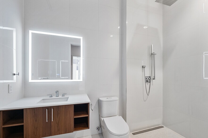 More Photos Of 400 S Old Woodward Ave, Birmingham Apartments For Sale