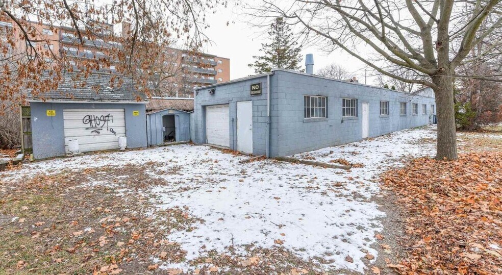 Primary Photo Of 1089 Seneca Ave, Mississauga Freestanding For Sale