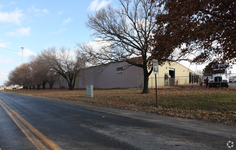 More Photos Of 1936 Lower Silver Lake Rd, Topeka Warehouse For Sale