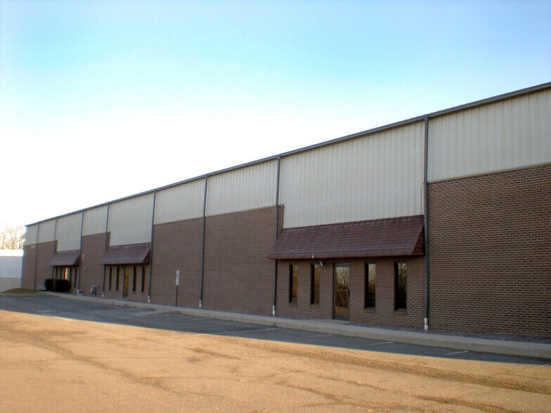 More Photos Of 4409 Providence Ln, Winston-Salem Warehouse For Lease