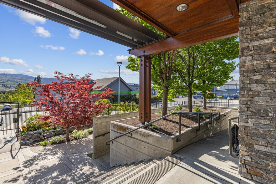 More Photos Of 9611 Highway 97, Lake Country Loft Creative Space For Sale