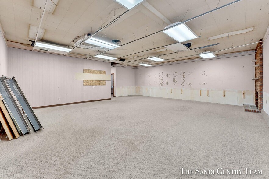 More Photos Of 1343 Whitehall Rd, Muskegon Medical For Sale