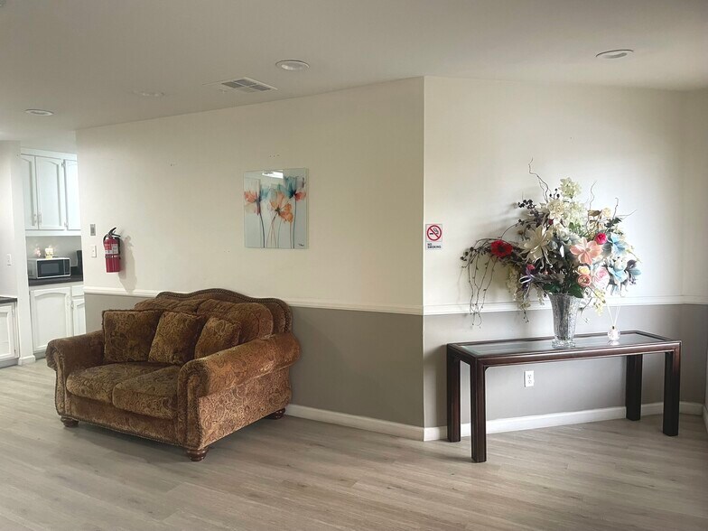 More Photos Of 1155 E Grand Ave, Escondido Medical For Sale