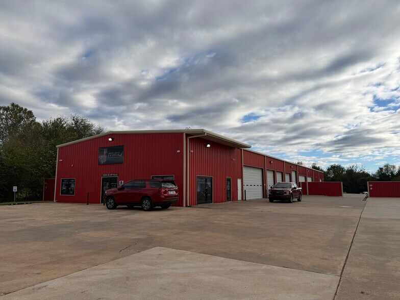 Primary Photo Of 10308 SE 29th St, Oklahoma City Service For Lease
