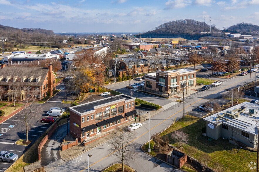 More Photos Of 5024 Harpeth Dr, Brentwood Storefront For Lease