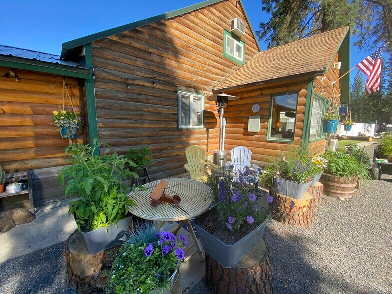 More Photos Of 978 US-395, Kettle Falls Hospitality For Sale