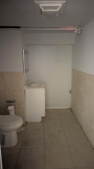 More Photos Of 112 S Main St, Fairview Storefront For Sale