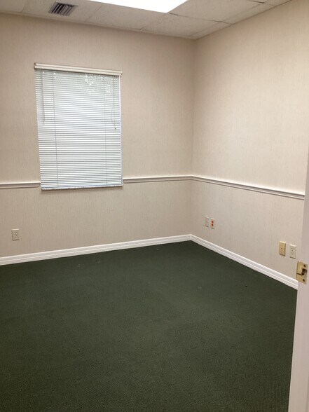More Photos Of 1001 N Washington Blvd, Sarasota Office For Lease