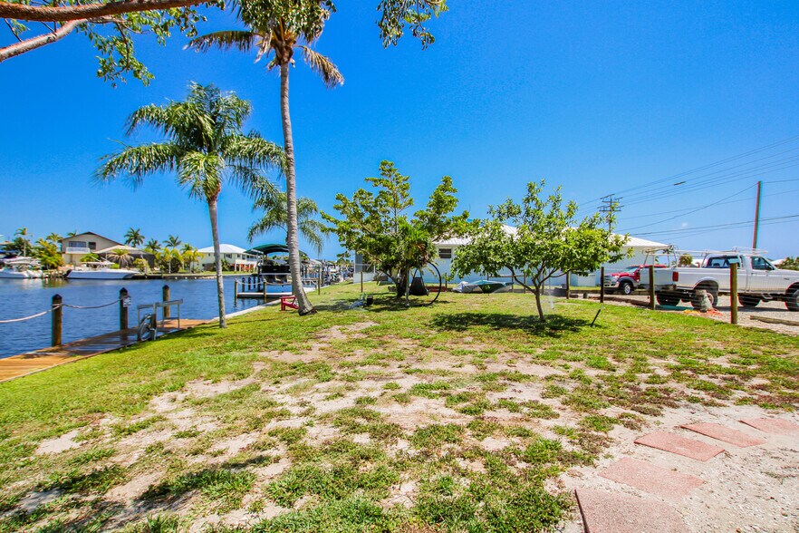 More Photos Of 3226 Stringfellow Rd, Saint James City Apartments For Sale