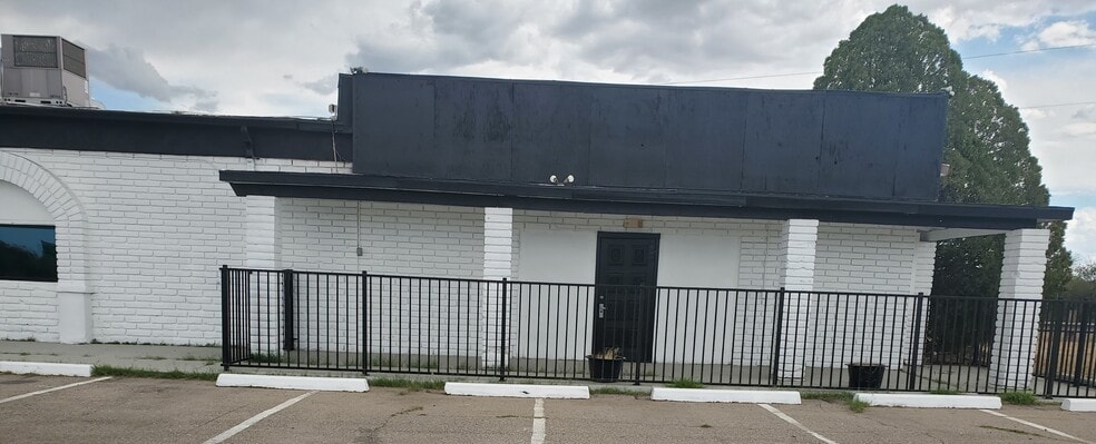 More Photos Of 13005 E Benson Hwy, Vail Restaurant For Lease