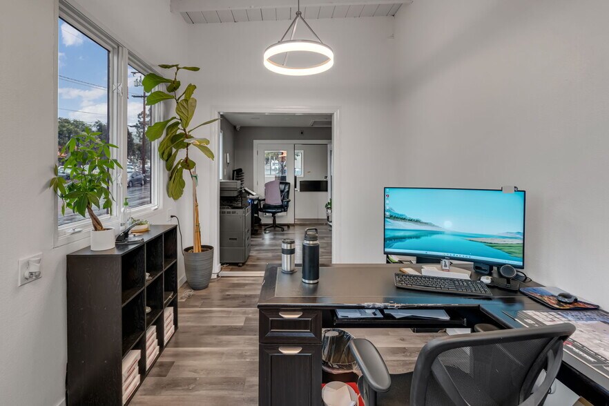 More Photos Of 2637 Saint Louis Ave, Signal Hill Warehouse For Sale