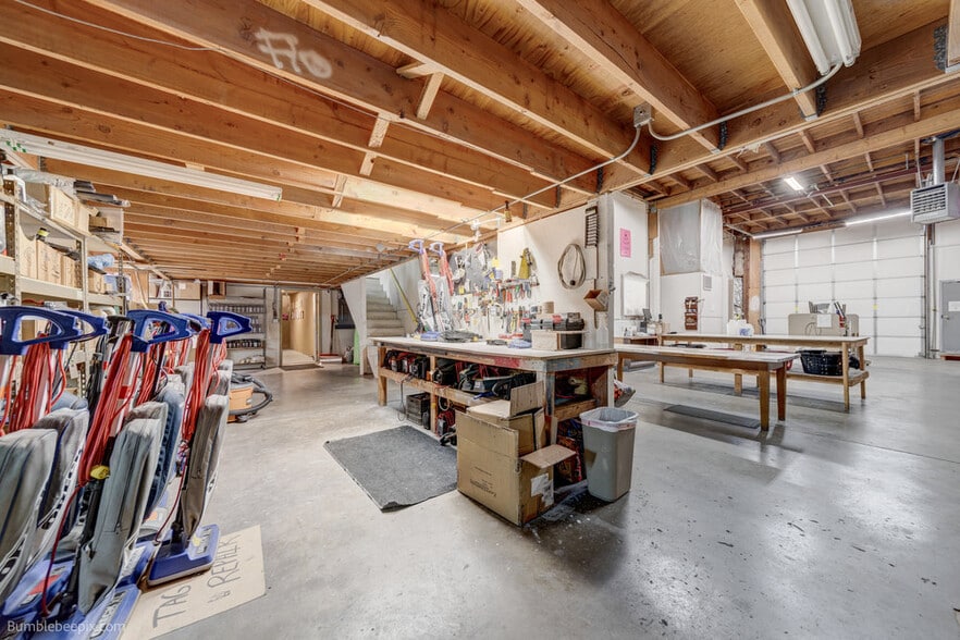 More Photos Of 104-106 N Hutchinson Rd, Spokane Valley Flex For Sale