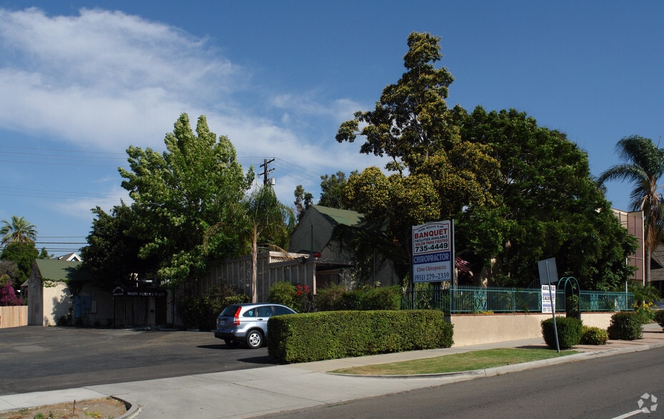 More Photos Of 1021 S Main St, Corona Restaurant For Sale