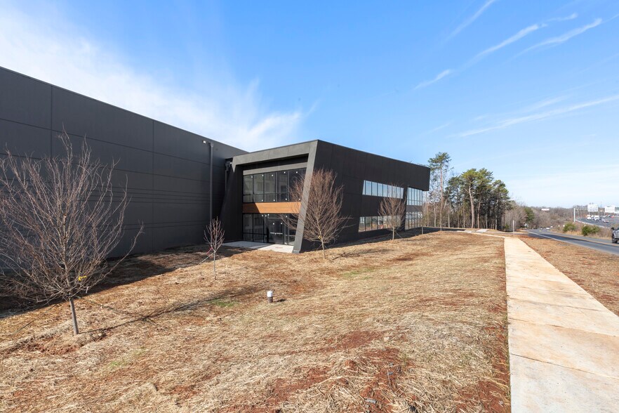 More Photos Of 9540 Rodney St, Pineville Industrial For Sale