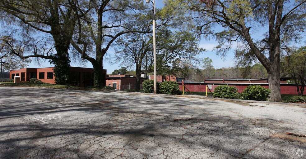 More Photos Of 600 S Broad St, Monroe Manufacturing For Lease