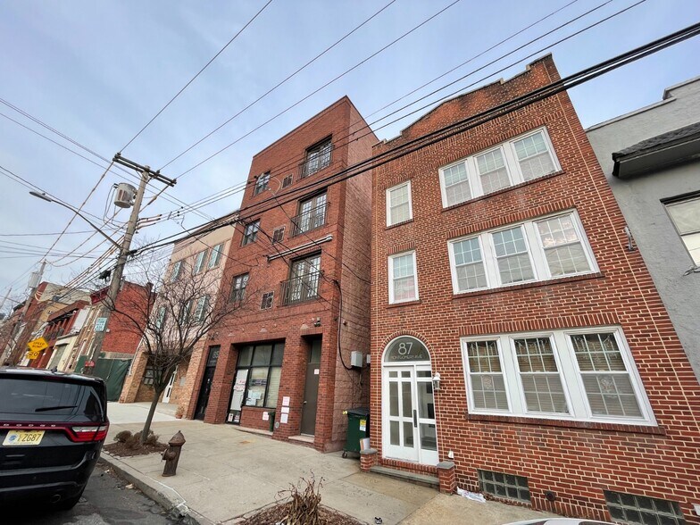 Primary Photo Of 85 Montgomery Ave, Staten Island Apartments For Sale