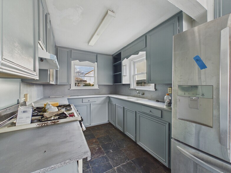 More Photos Of 1334 W 21st St, Houston Flex For Lease