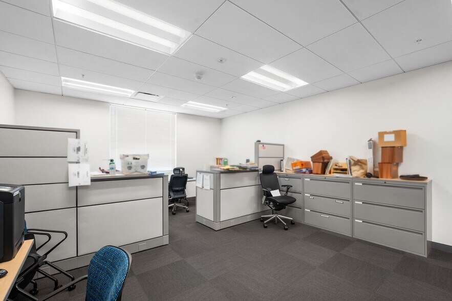 More Photos Of 560 Eccles Ave, South San Francisco Research And Development For Sale