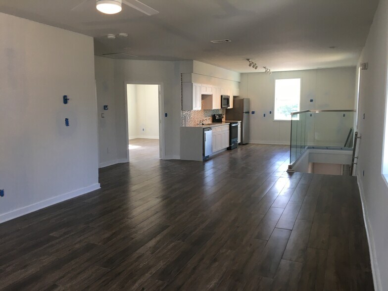 More Photos Of 4304 La Branch St, Houston Daycare Center For Lease