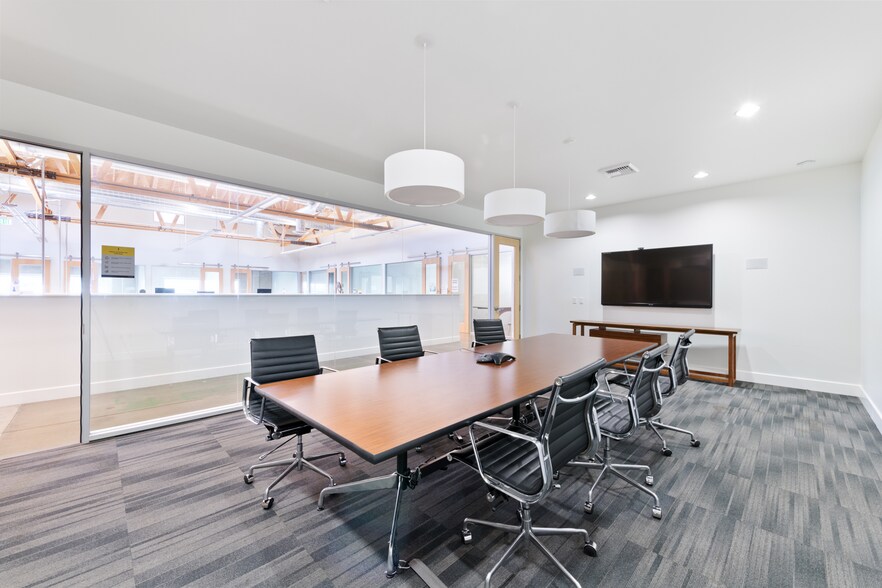 More Photos Of 3641 S Holdrege Ave, Los Angeles Office For Lease