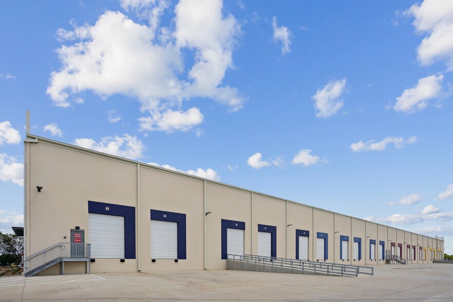 More Photos Of 5601 FM 973, Del Valle Unknown For Lease