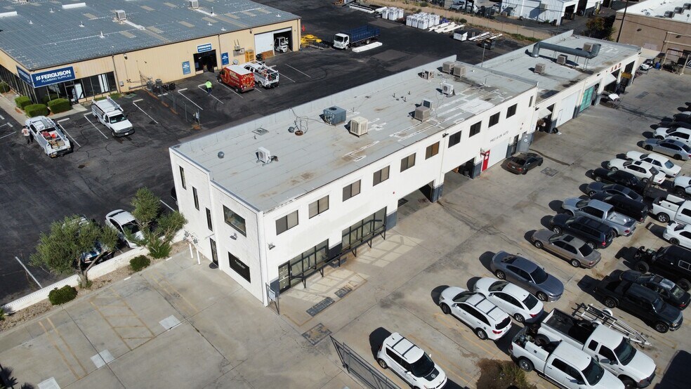 More Photos Of 15260 Anacapa Rd, Victorville Showroom For Lease