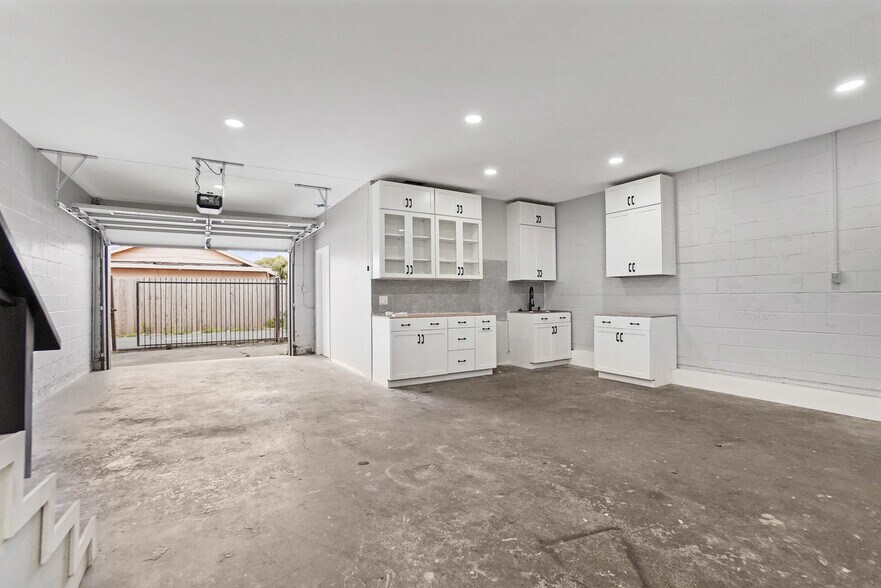 More Photos Of 649 23rd St, Richmond General Retail For Sale
