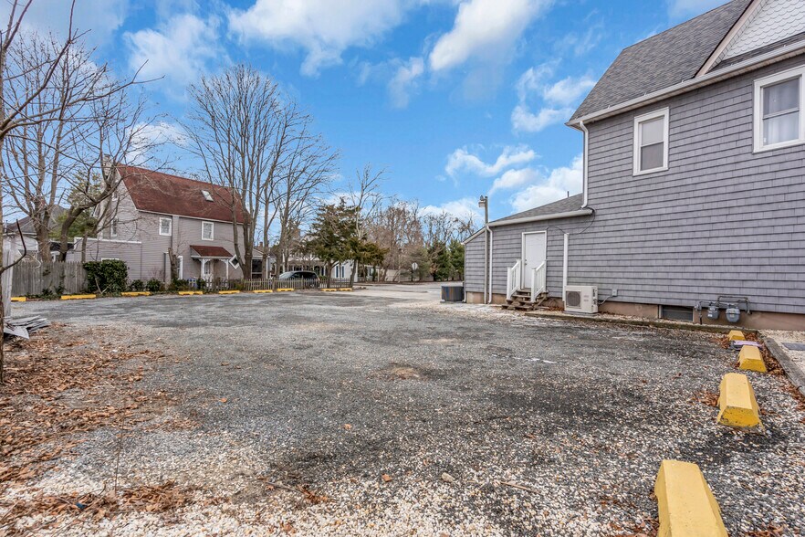 More Photos Of 59 N Main St, Manahawkin Freestanding For Sale