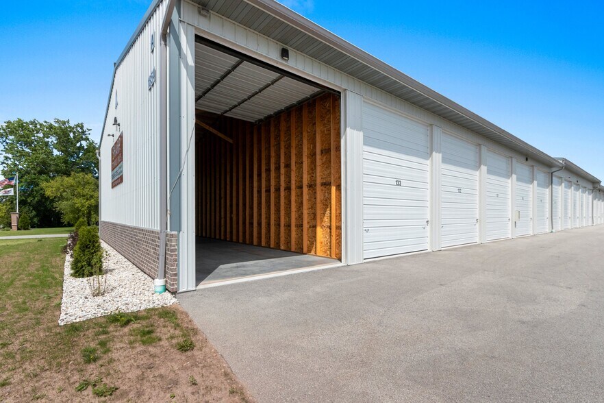 More Photos Of 1854 Industrial Dr, Green Bay Specialty For Sale