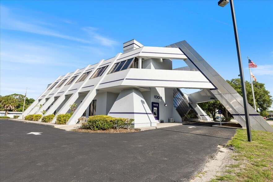 More Photos Of 1000 N Tamiami Trl, Nokomis Bank For Sale