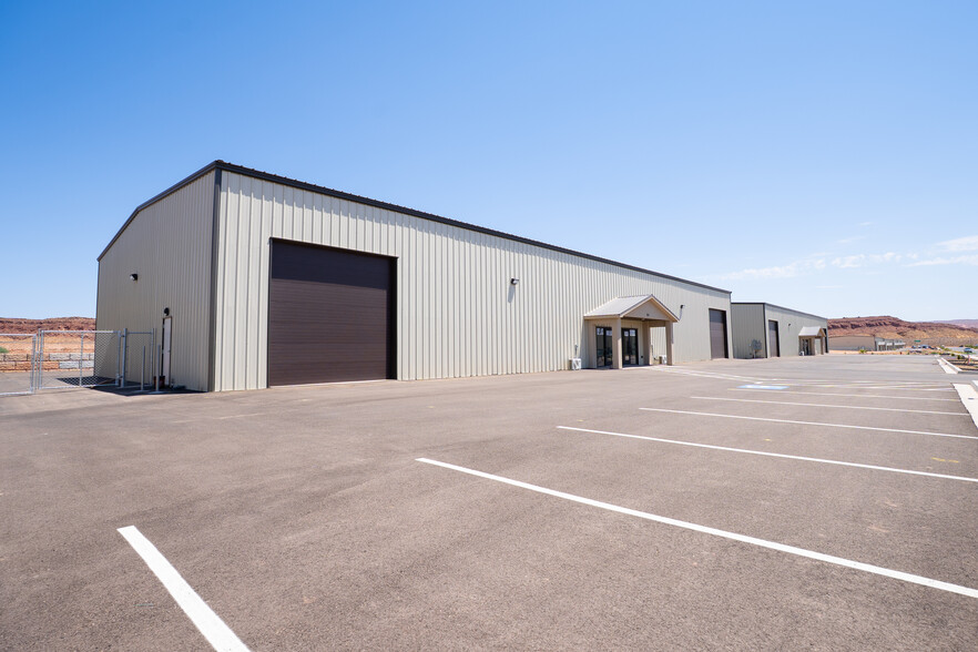 More Photos Of 925 Regional Rd park, Hurricane Industrial For Lease