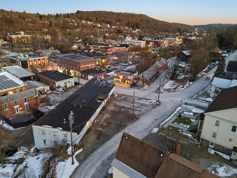 More Photos Of 2 Chapel St, Honesdale Flex For Lease