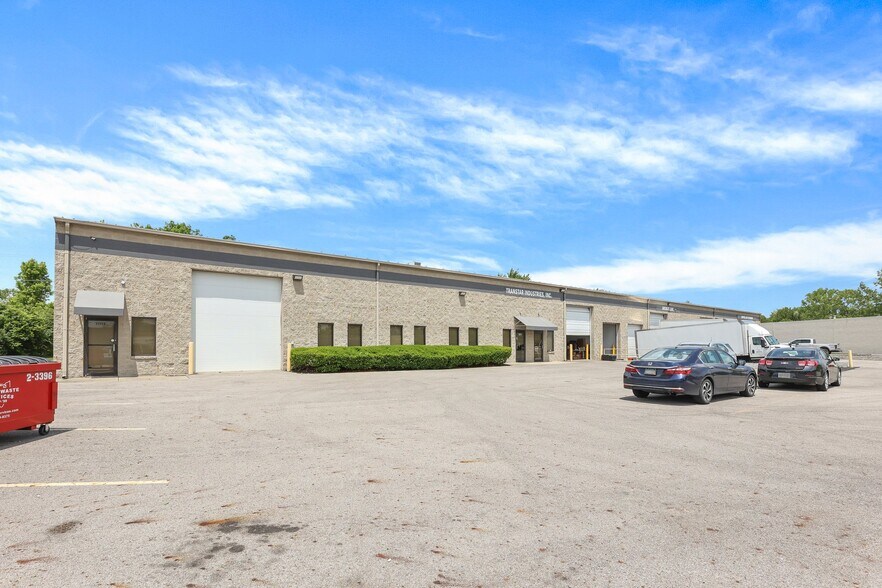 More Photos Of 2135 S James Rd, Columbus Warehouse For Lease