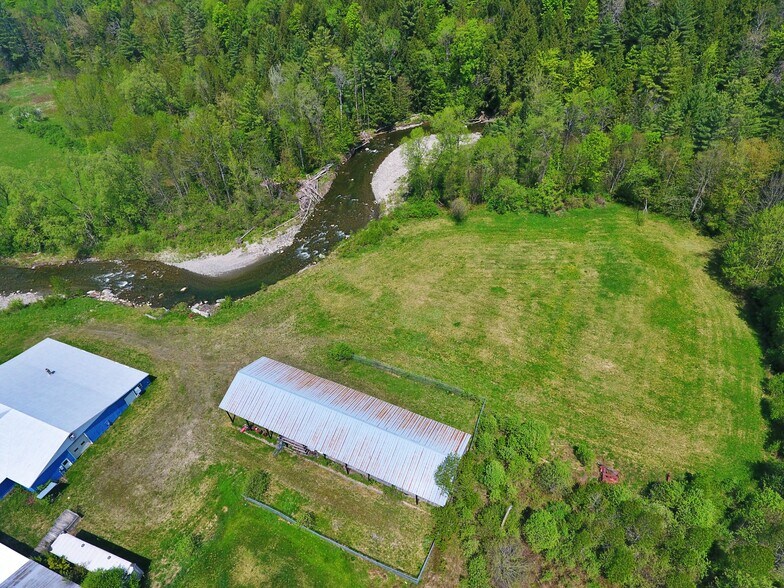 More Photos Of 303 Willoughby Ave, Orleans Freestanding For Sale