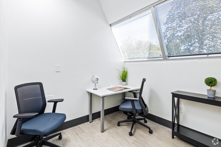 Photo of 1st Floor Ste Office for 2