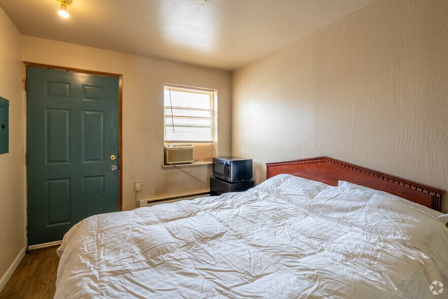 More Photos Of 810 State Ave, Marysville Hotel For Sale