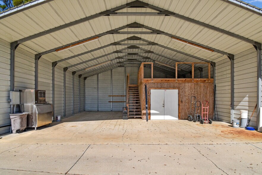 More Photos Of 2071 Dobbs Rd, Saint Augustine Flex For Sale