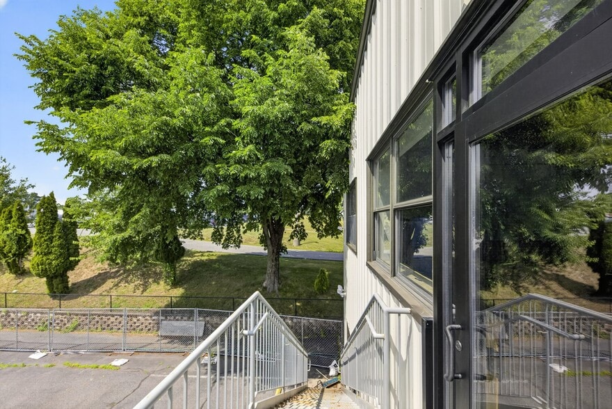 More Photos Of 114 Old Route 6, Carmel Loft Creative Space For Lease