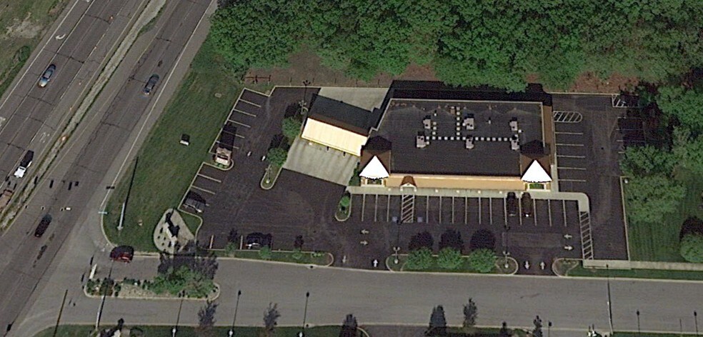 More Photos Of 7650 Harvest Dr, Schererville Bank For Lease
