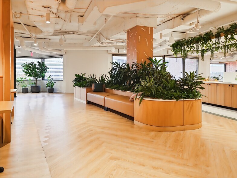 More Photos Of 2451 Crystal Dr, Arlington Coworking Space