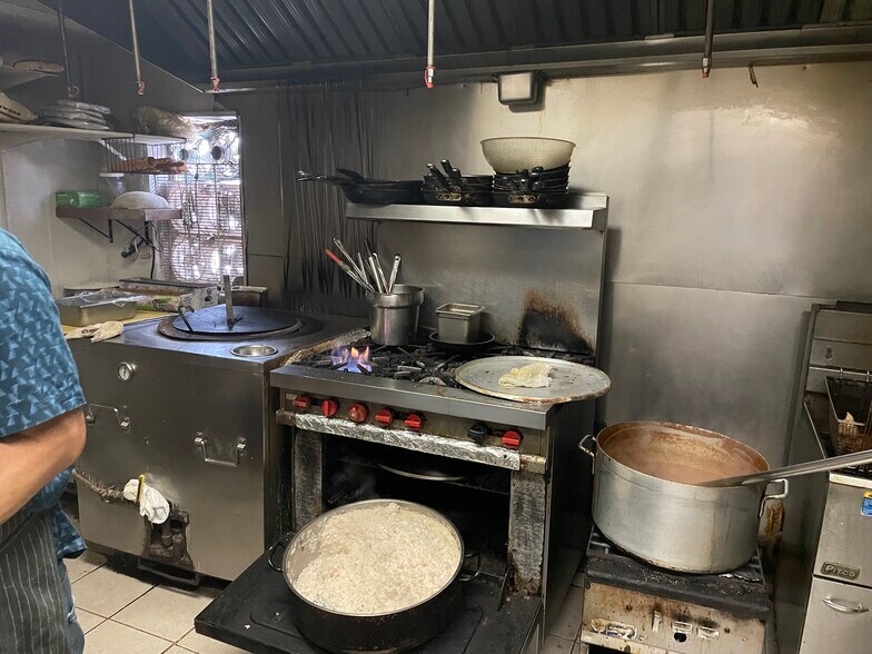 320 Atwood St, Pittsburgh, PA 15213 Restaurant For Sale