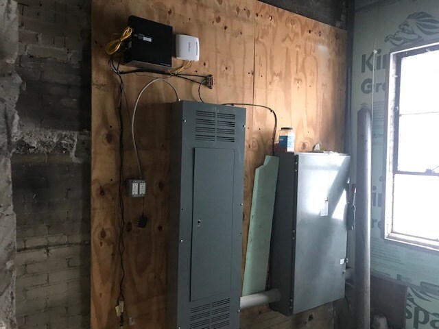 More Photos Of 1102 S Washington Ave, Lansing Freestanding For Sale