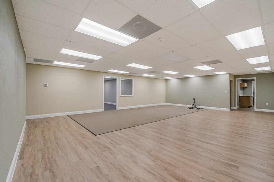 More Photos Of 440 Plumosa Ave, Casselberry Warehouse For Lease