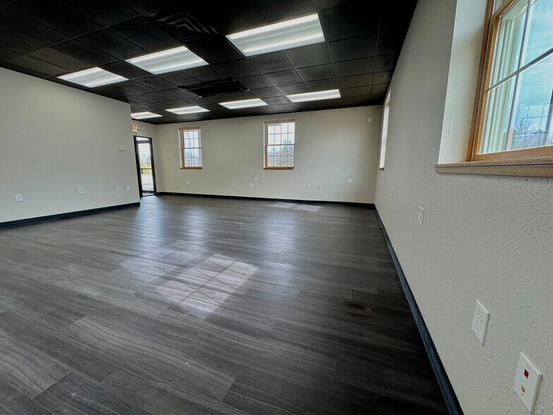 More Photos Of 1751 SE 2nd Ave, Grand Rapids Office For Lease