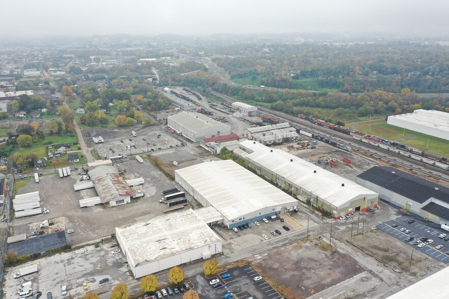 More Photos Of 202 W Springdale Ave, Knoxville Warehouse For Lease