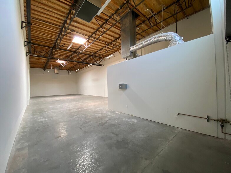More Photos Of 751-827 E Edna Pl, Covina Warehouse For Sale