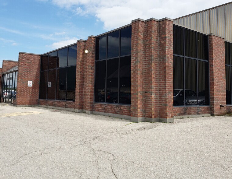 More Photos Of 355 Attwell Dr, Toronto Warehouse For Lease