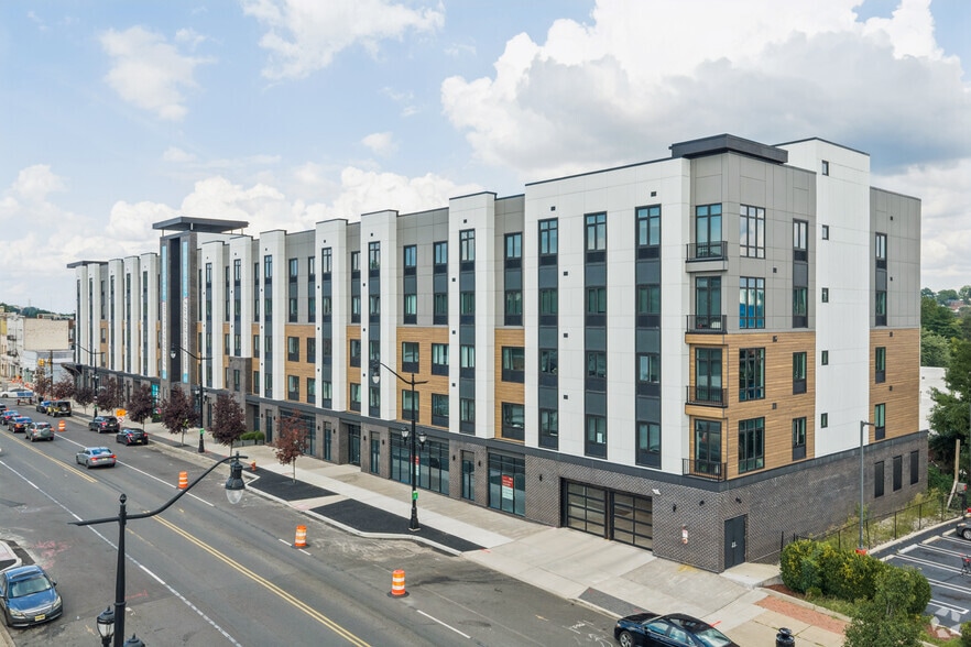 More Photos Of 102 Washington Ave, Belleville Apartments For Lease
